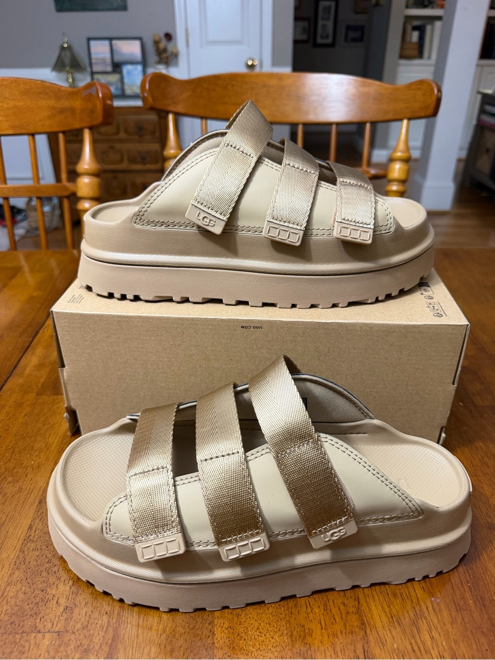Brand New UGG Women's GoldenGlow Slide Sandals Size 10
